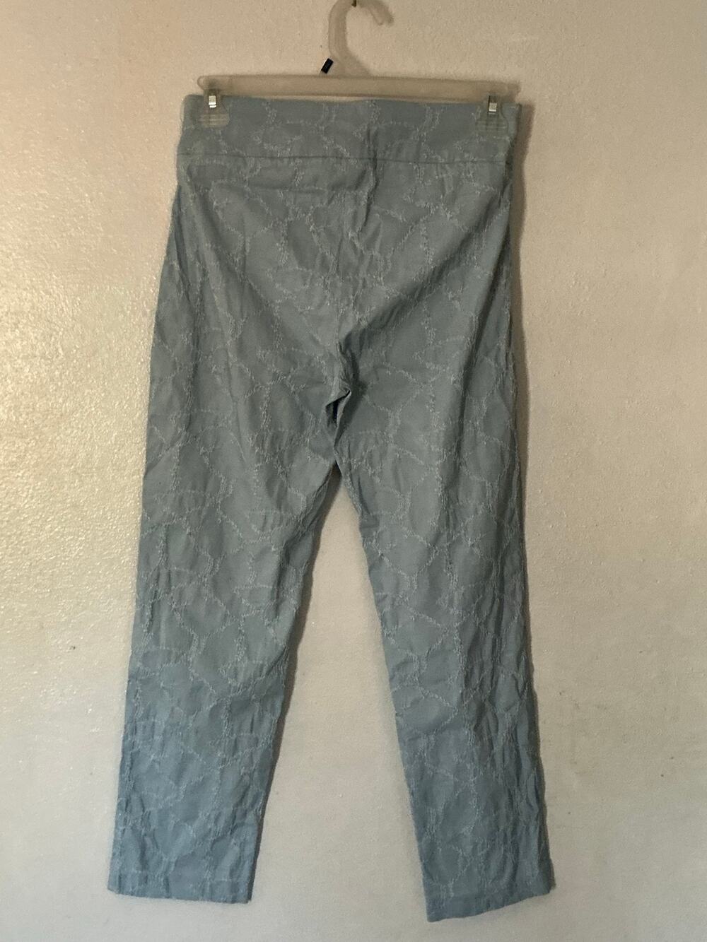 ATTYRE New York size 12 pull on crop pants